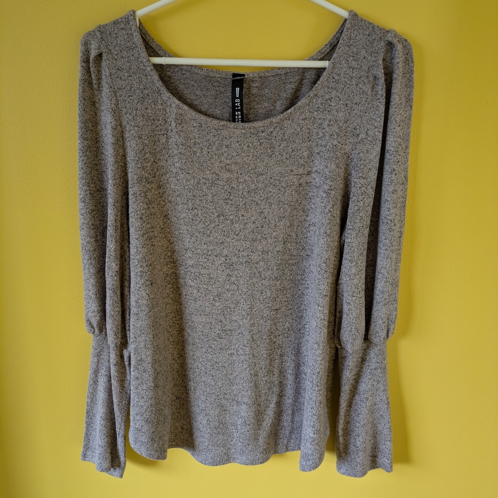 Top Lord & Taylor Heather Gray Long Sleeve Top